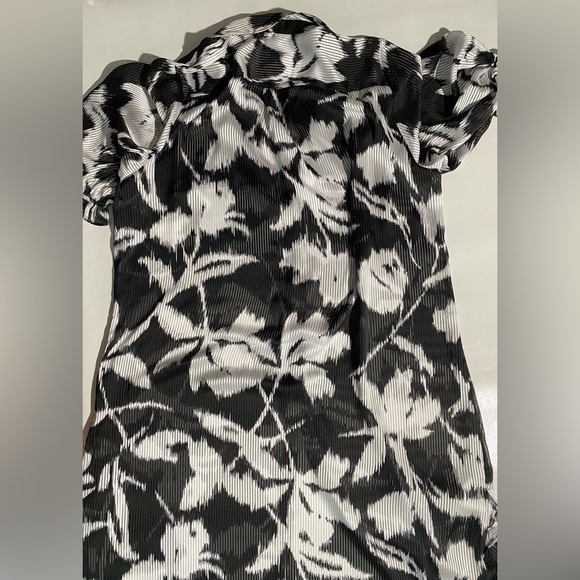 NEW Plus Size 2X Slim Factor Investments Ikat Floral Collar Button Front $99 - Picture 11 of 12